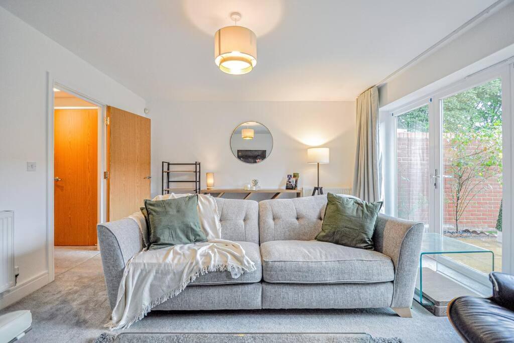 Entire House Sleeps 8 Near The River Thames Maidenhead Exterior foto